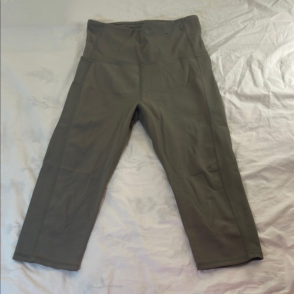 Cotton On Ribbed Green/Gray Crop Leggings Size Small